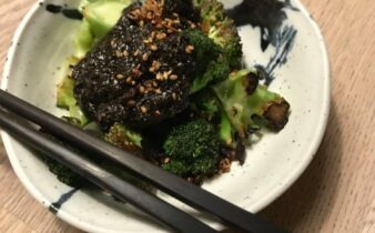 sort sesam dressing