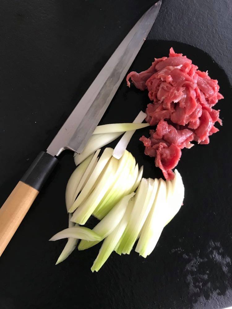 råvare løg og kød