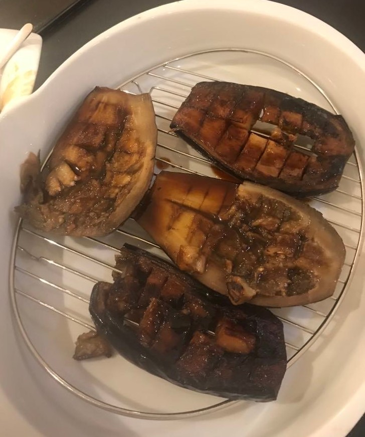 steget aubergine